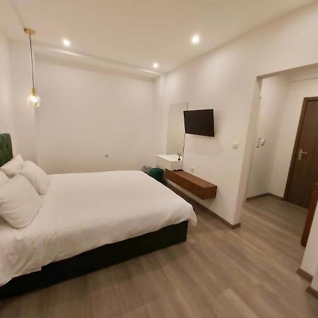 Real City Suites Syntagma 雅典 外观 照片